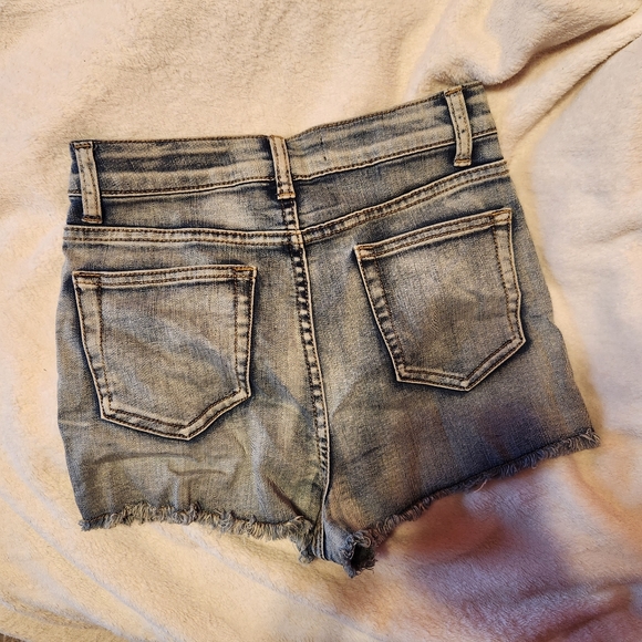 Missguided shorts - Picture 2 of 2